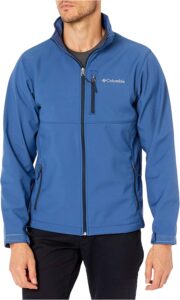 chaqueta cortavientos azul de hombre