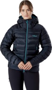 chaqueta cortavientos de montaña rab de mujer