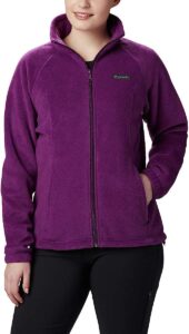 chaqueta cortavientos morada con forro polar